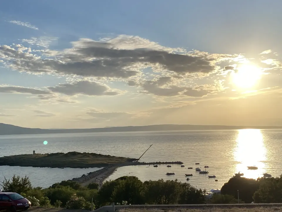 Zalazak nad uvalom